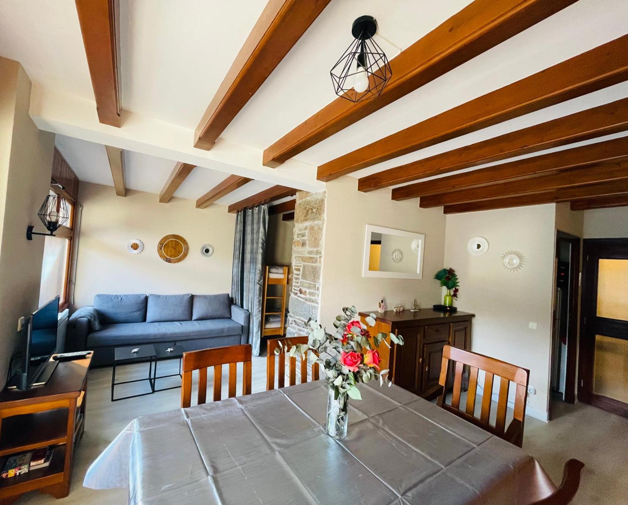 Appartement 58 M2 Avec Piscine Interieure Vue Montagne Centre Village , Parking Prive 圣拉里苏朗 外观 照片