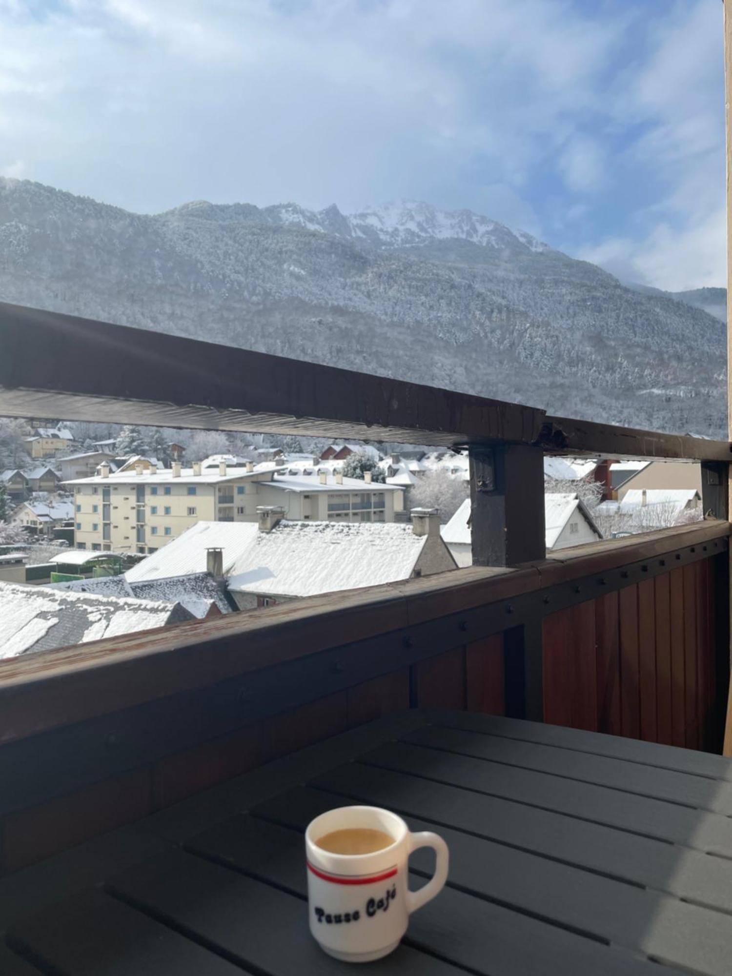 Appartement 58 M2 Avec Piscine Interieure Vue Montagne Centre Village , Parking Prive 圣拉里苏朗 外观 照片
